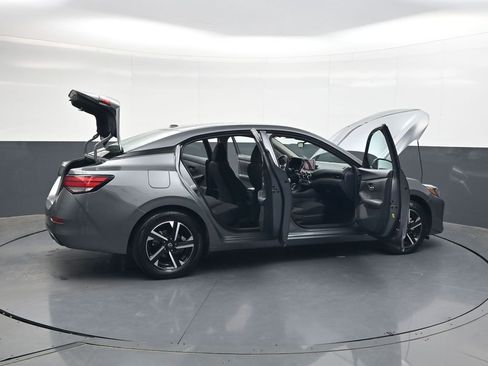Used 2025 Nissan Sentra SV image 34