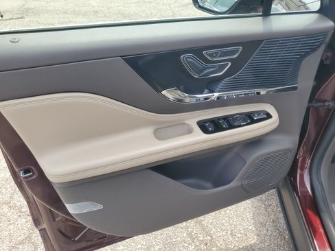 Certified 2020 Lincoln Corsair AWD w/ Equipment Group 101A image 10