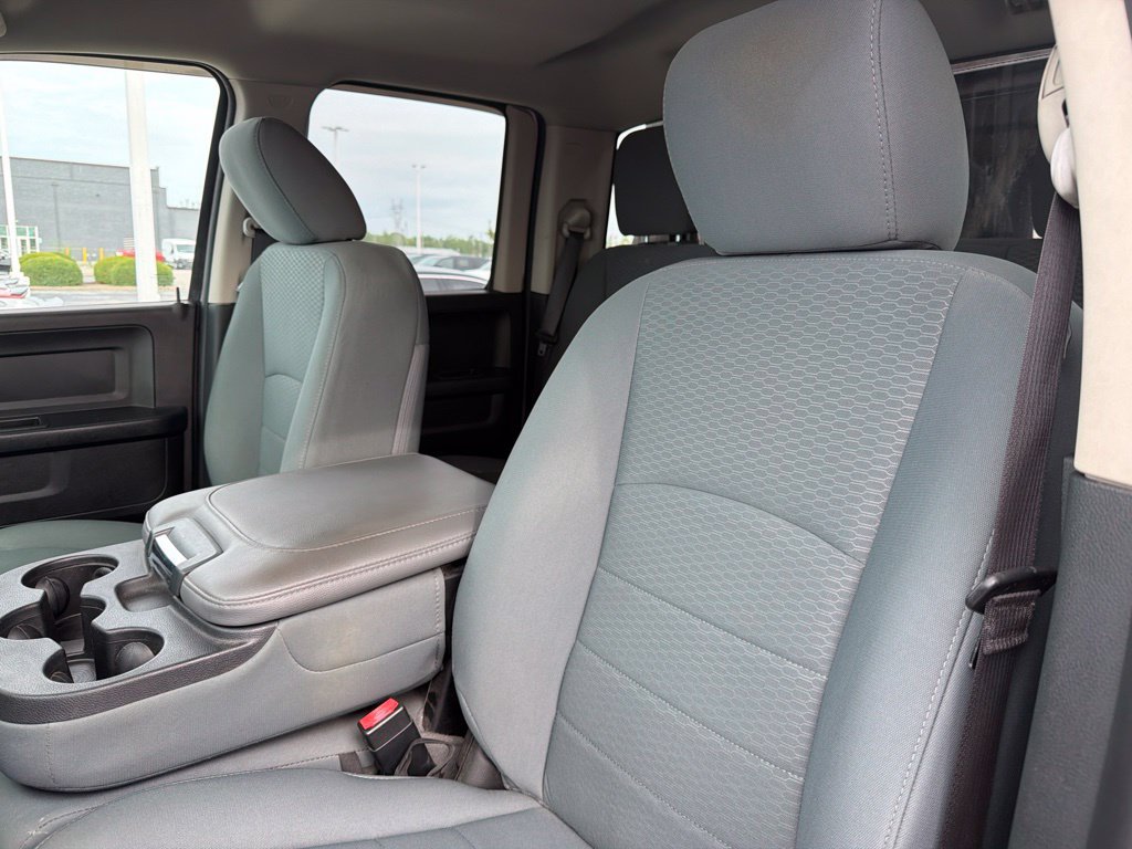 Used 2018 RAM 1500 Express AWD/4WD image 14