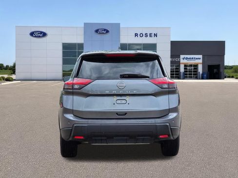 Used 2025 Nissan Rogue SV FWD image 4