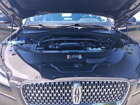 Used 2023 Lincoln Aviator AWD w/ Premium Package image 20