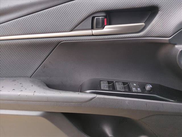 Used 2025 Toyota Camry SE FWD image 12