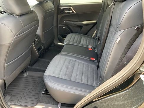 New 2026 Mitsubishi Outlander LE FWD image 24
