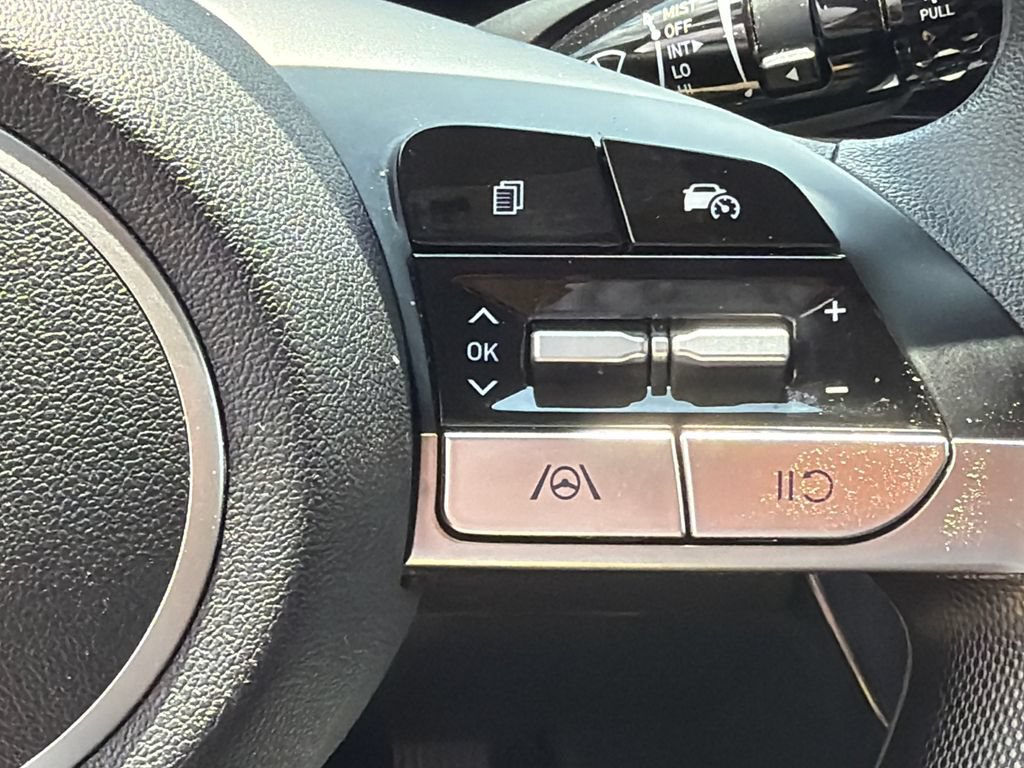 Used 2024 Hyundai Elantra SEL FWD image 25