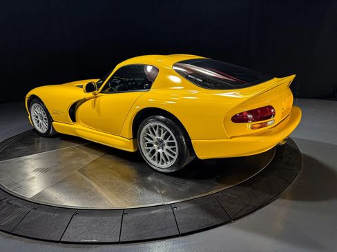 Used 2002 Dodge Viper GTS RWD image 8