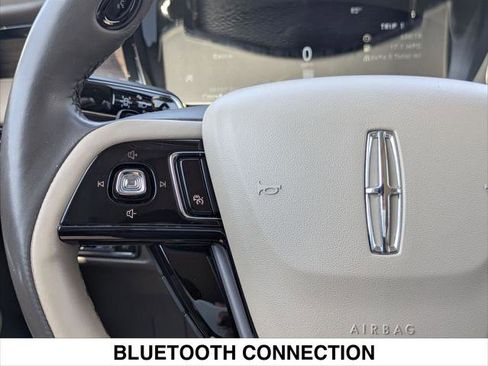 Used 2022 Lincoln Corsair Reserve w/ Equipment Group 201A FWD image 11
