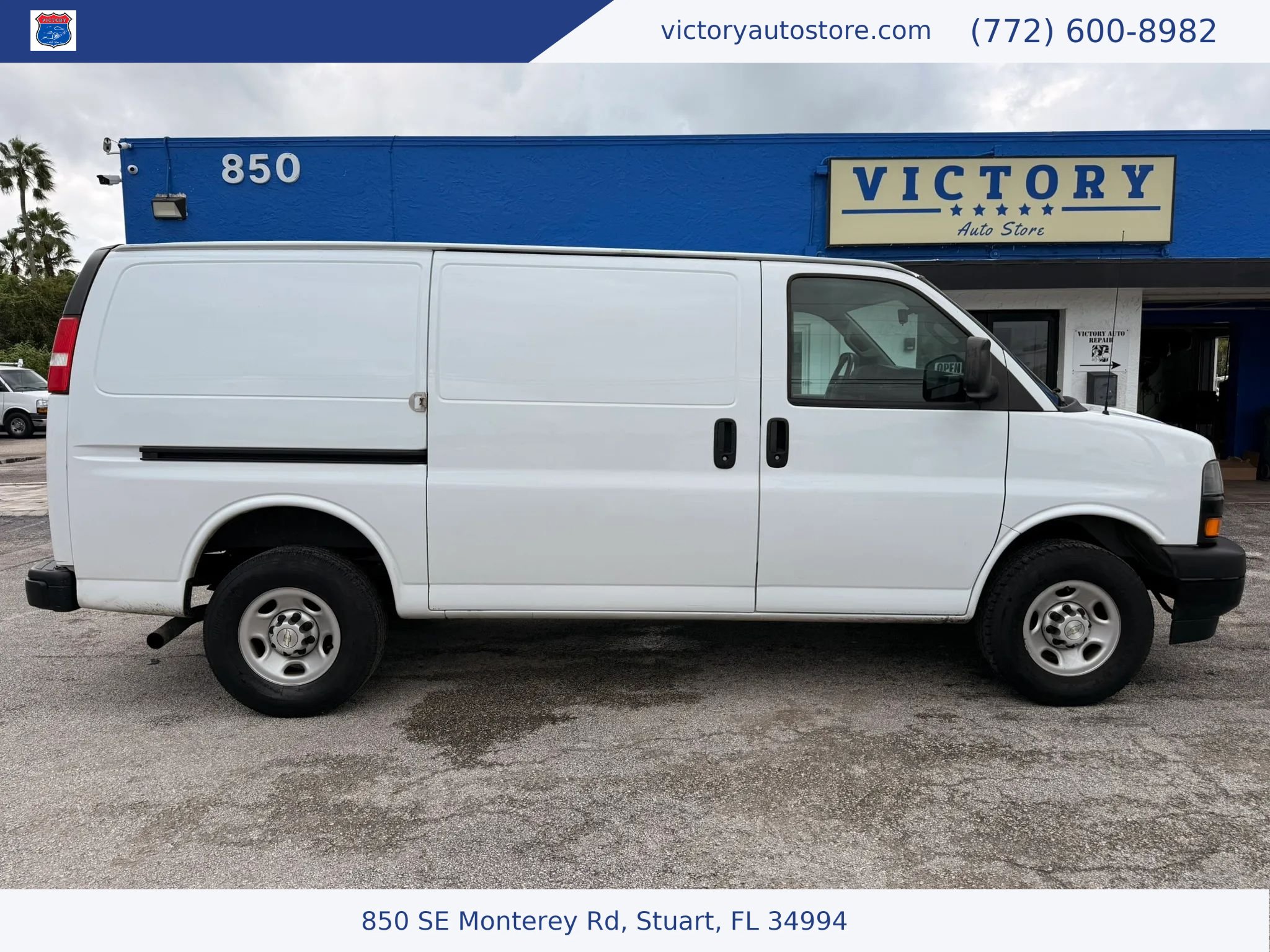 Used 2020 Chevrolet Express 2500 w/ Driver Convenience Package RWD image 13