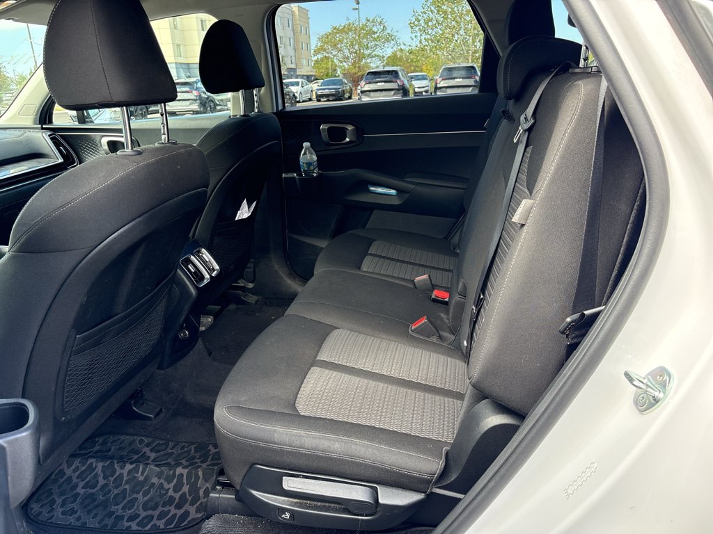 Used 2024 Kia Sorento LX FWD image 19