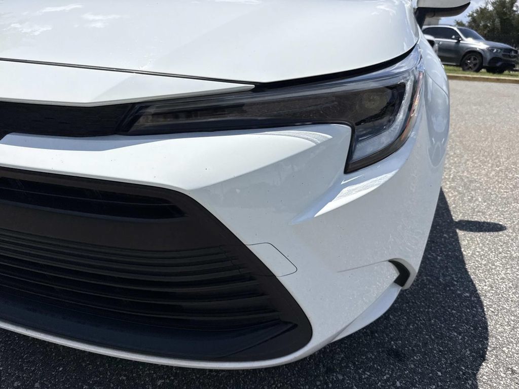 Used 2023 Toyota Corolla LE FWD image 10