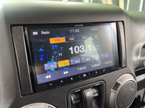 Used 2017 Jeep Wrangler Sport AWD/4WD image 33