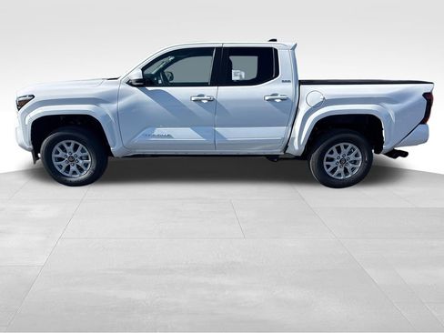 New 2026 Toyota Tacoma SR5 AWD/4WD image 3