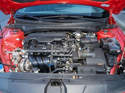 Used 2023 Hyundai Elantra SEL w/ Cargo Package image 6