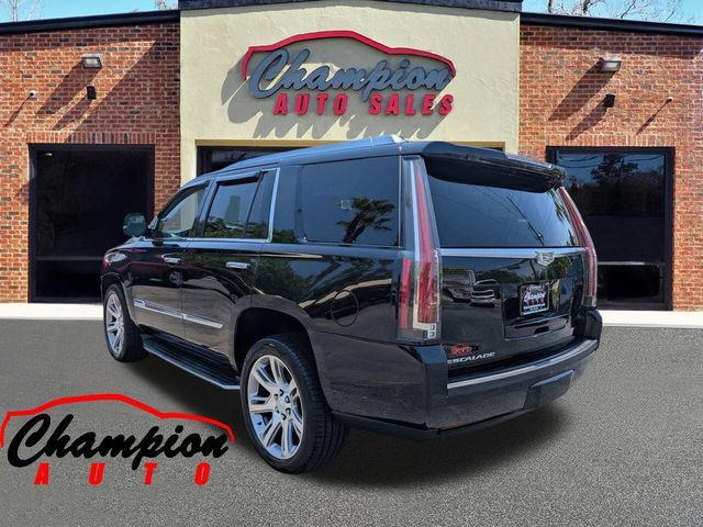 Used 2017 Cadillac Escalade Premium Luxury RWD image 7