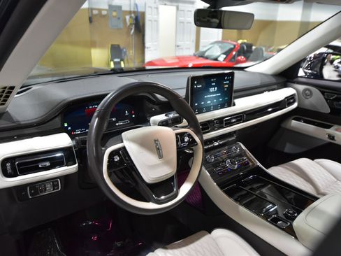 Used 2022 Lincoln Aviator Black Label image 18