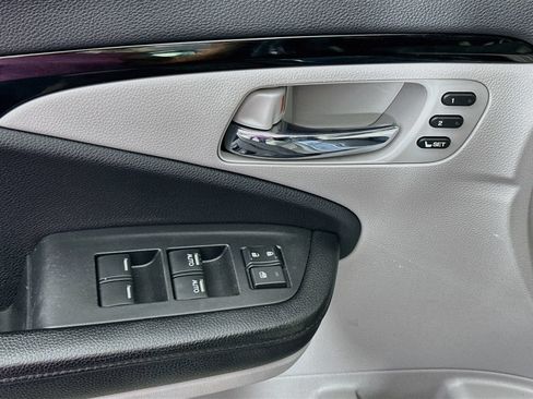 Used 2018 Honda Pilot Touring image 19