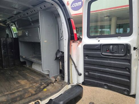 Used 2016 GMC Savana 2500 Extended image 15