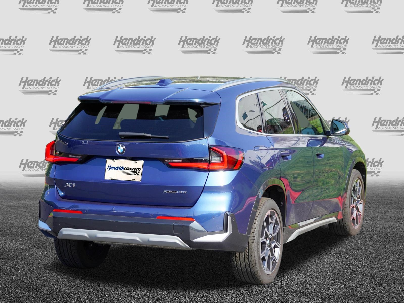 Used 2025 BMW X1 xDrive28i AWD/4WD image 8