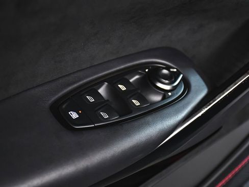 Used 2023 Aston Martin DBX AWD/4WD image 10
