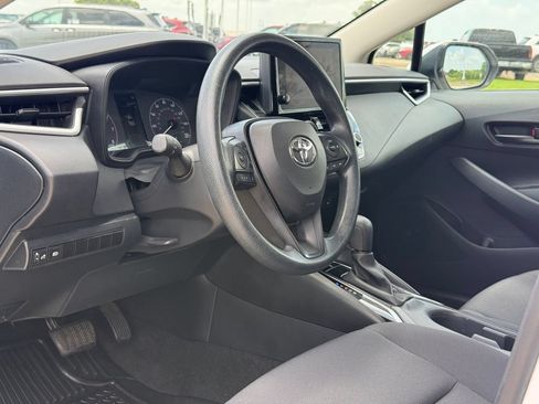 Used 2023 Toyota Corolla LE FWD image 12