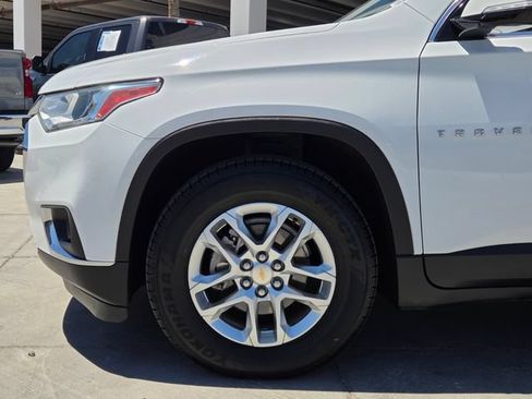 Used 2019 Chevrolet Traverse LT FWD image 9