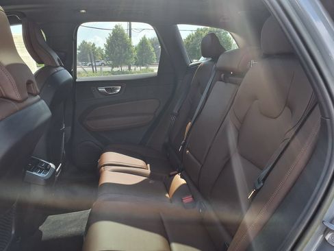 Certified 2023 Volvo XC60 B5 Ultimate AWD/4WD image 17