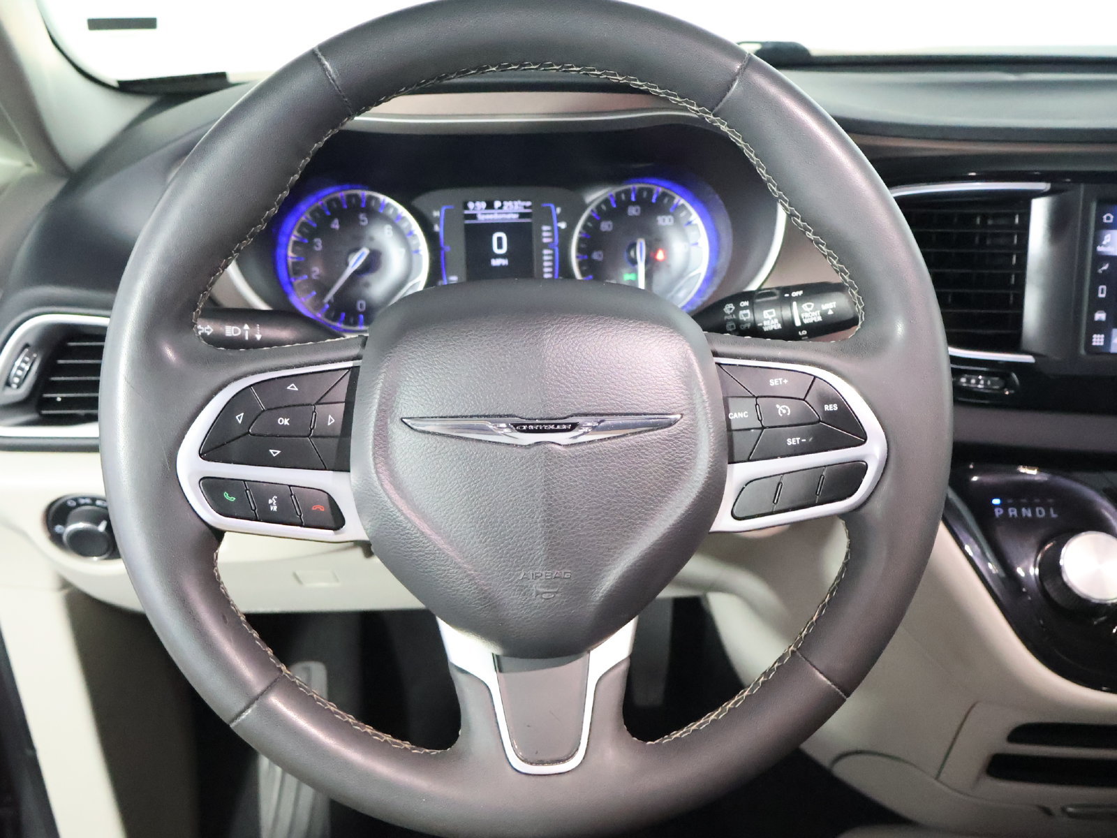 Used 2023 Chrysler Voyager LX FWD image 44