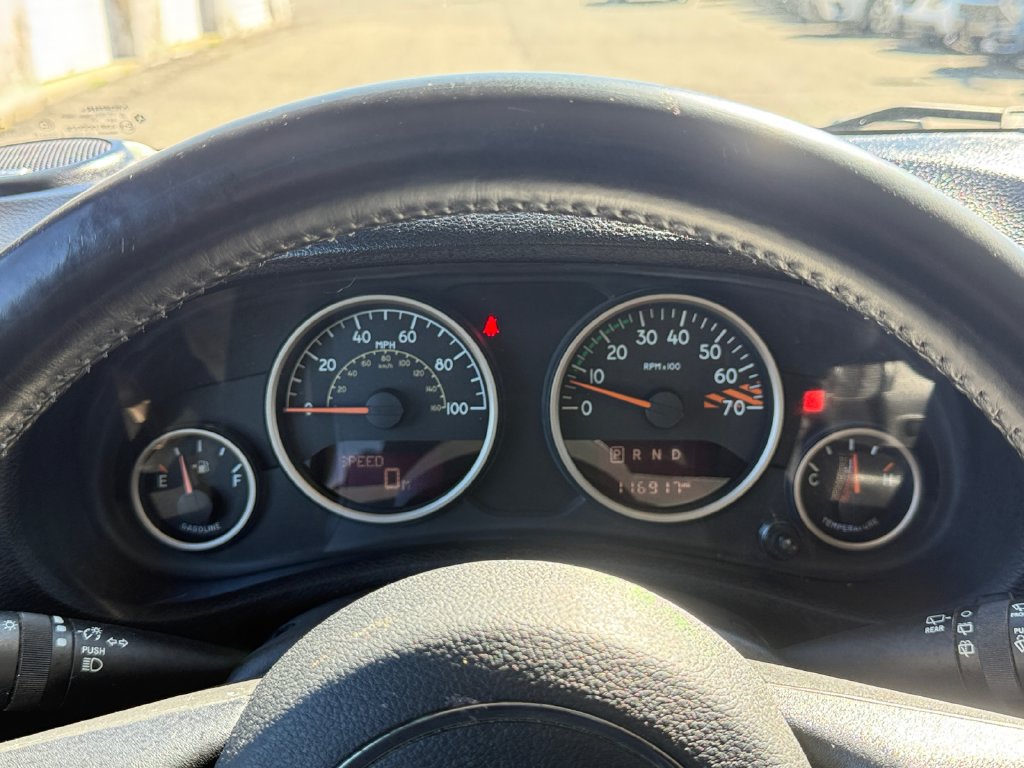 Used 2016 Jeep Wrangler Unlimited Sahara AWD/4WD image 32