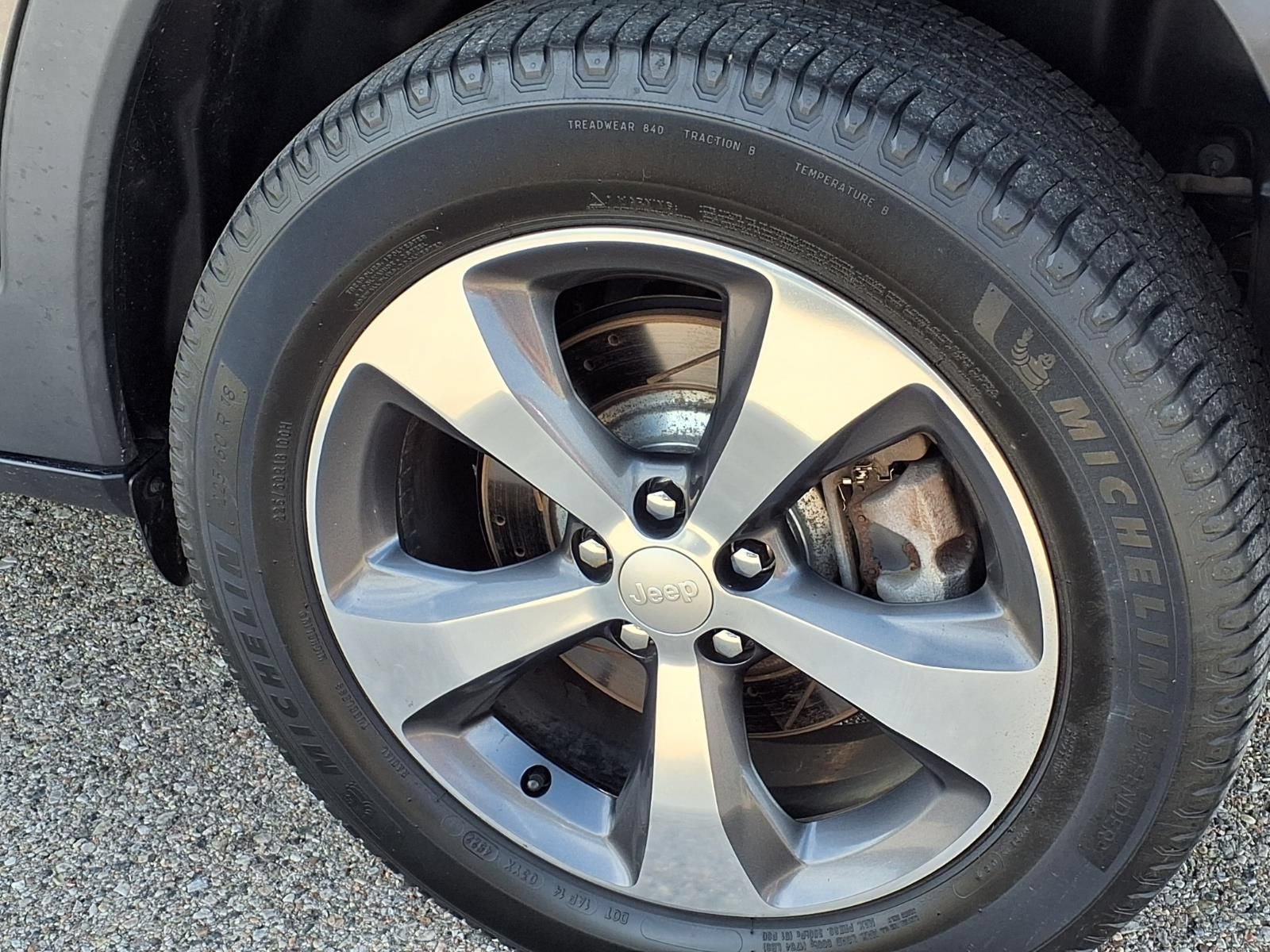 Used 2019 Jeep Cherokee Limited AWD/4WD image 9