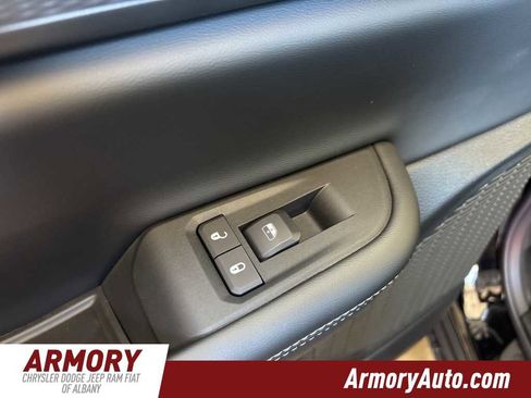 New 2025 Jeep Grand Cherokee L Altitude image 24