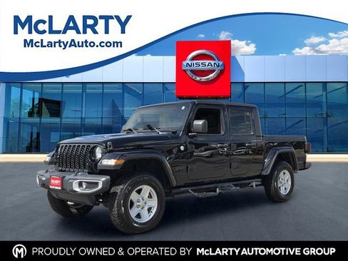 Used 2021 Jeep Gladiator Sport AWD/4WD image 1