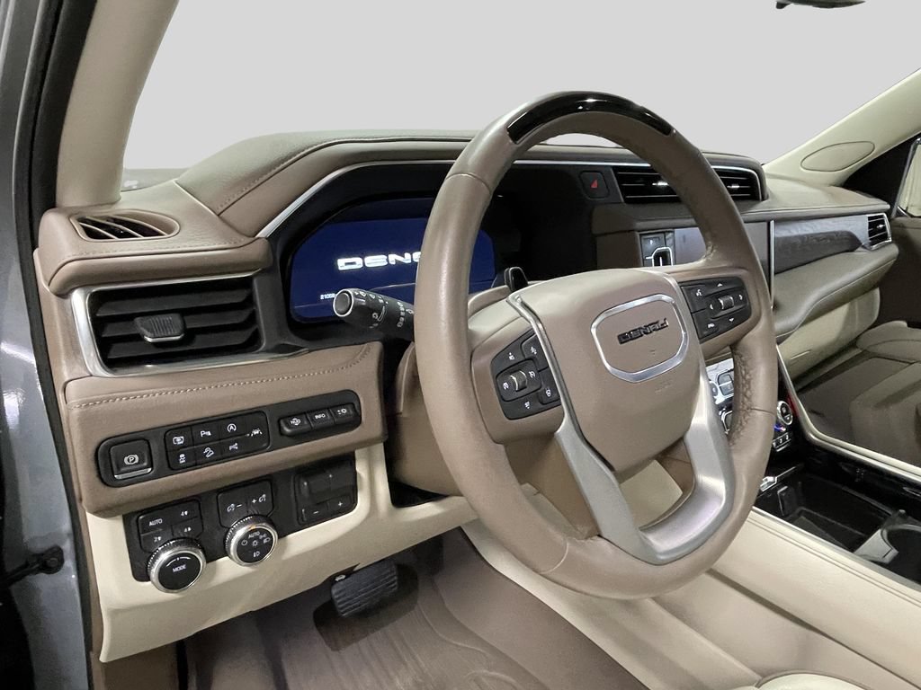 Used 2024 GMC Yukon Denali w/ Advanced Technology Package AWD/4WD image 22