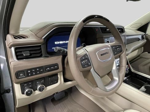 Used 2024 GMC Yukon Denali w/ Advanced Technology Package AWD/4WD image 22