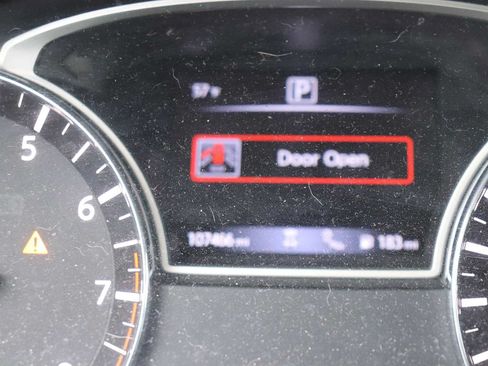 Used 2018 Nissan Altima 2.5 SV FWD image 11