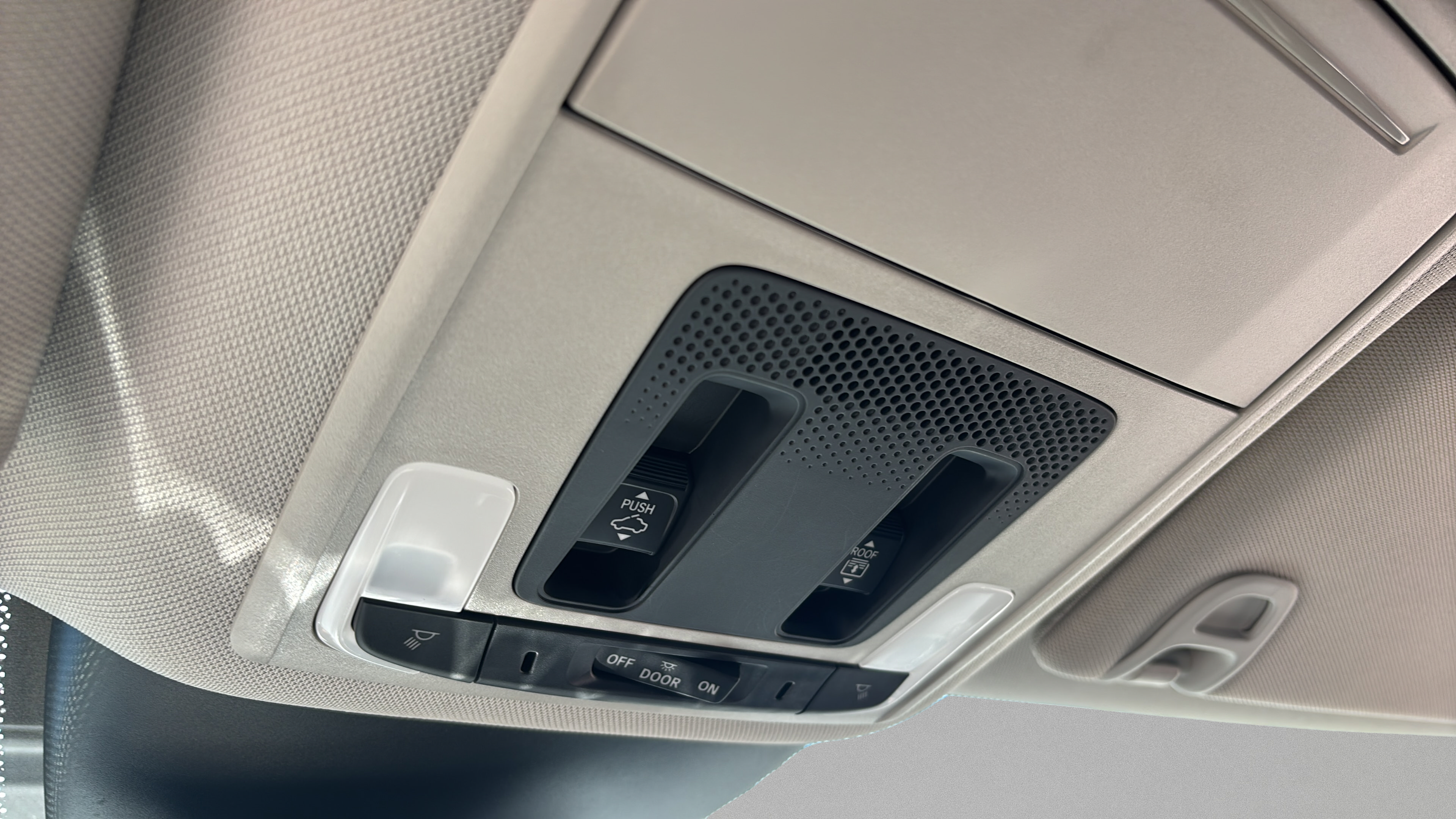 Certified 2025 Honda Pilot Touring image 31