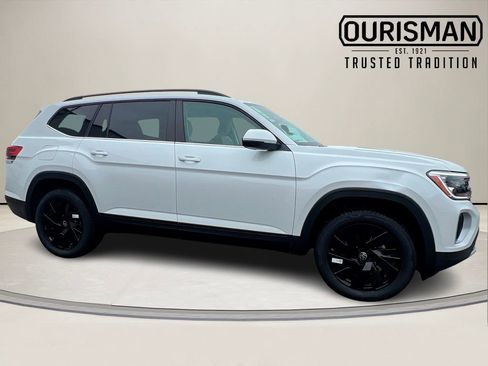 New 2026 Volkswagen Atlas SE image 2