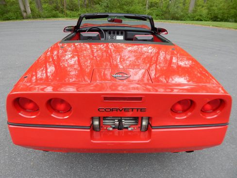 Used 1988 Chevrolet Corvette Convertible RWD image 83