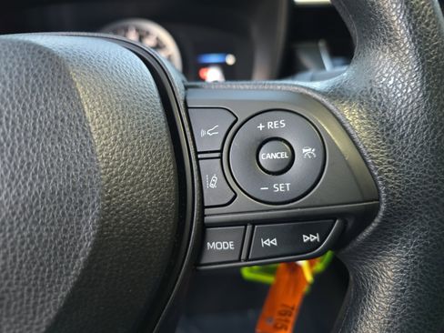 Used 2022 Toyota Corolla LE image 17