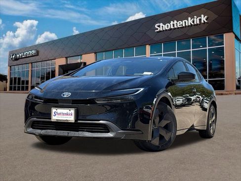 Used 2024 Toyota Prius LE image 1