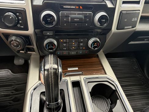 Used 2016 Ford F150 Lariat w/ Equipment Group 502A Luxury AWD/4WD image 30