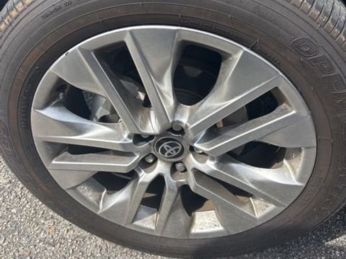 Used 2024 Toyota RAV4 XLE Premium FWD image 8