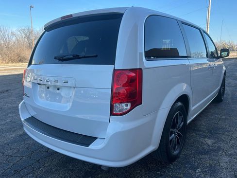 Used 2018 Dodge Grand Caravan SXT w/ Driver Convenience Group image 6