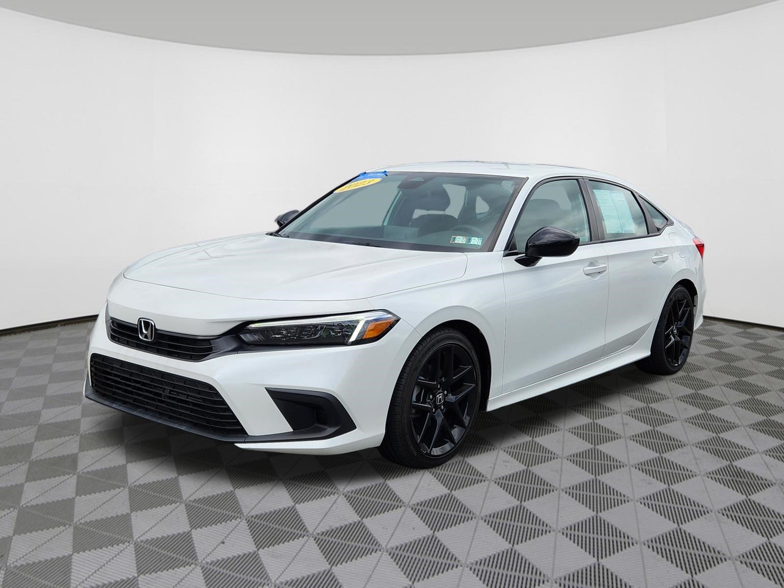 Used 2023 Honda Civic Sport image 2