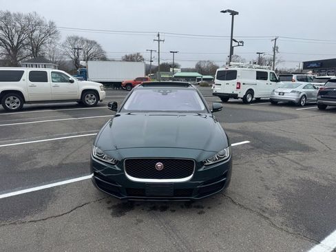 Used 2017 Jaguar XE Premium AWD/4WD image 2