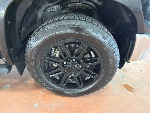Used 2019 Toyota Tundra SR5 w/ SR5 Upgrade Package AWD/4WD image 10