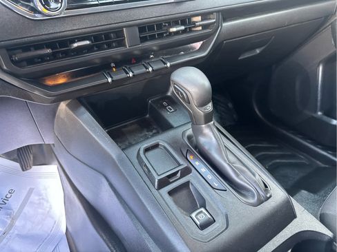 Used 2023 Chevrolet Colorado W/T RWD image 28