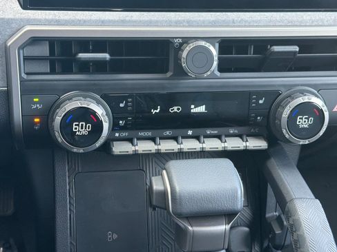 Used 2025 Toyota 4Runner Trailhunter image 21