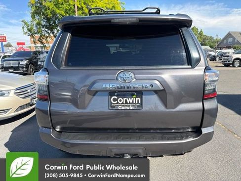 Used 2017 Toyota 4Runner SR5 AWD/4WD image 6