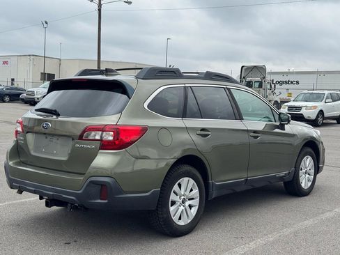 Used 2018 Subaru Outback 2.5i Premium image 7