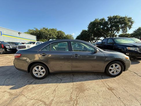 Used 2009 Toyota Camry LE FWD image 7