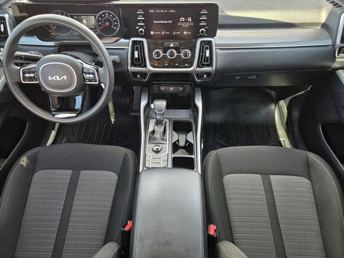 Used 2023 Kia Sorento LX FWD image 24